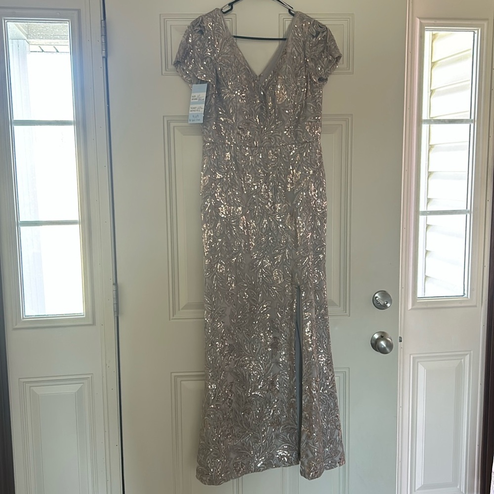 Alex Evenings PETITE 6 sequin gown